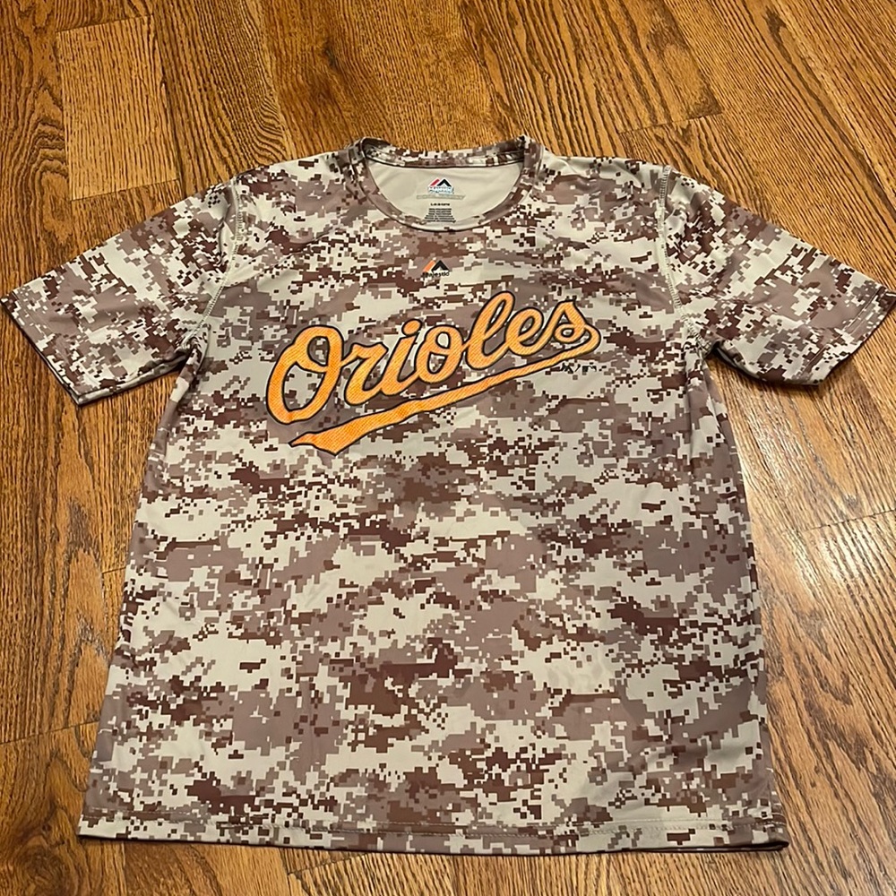 Orioles large Coolbase shirt